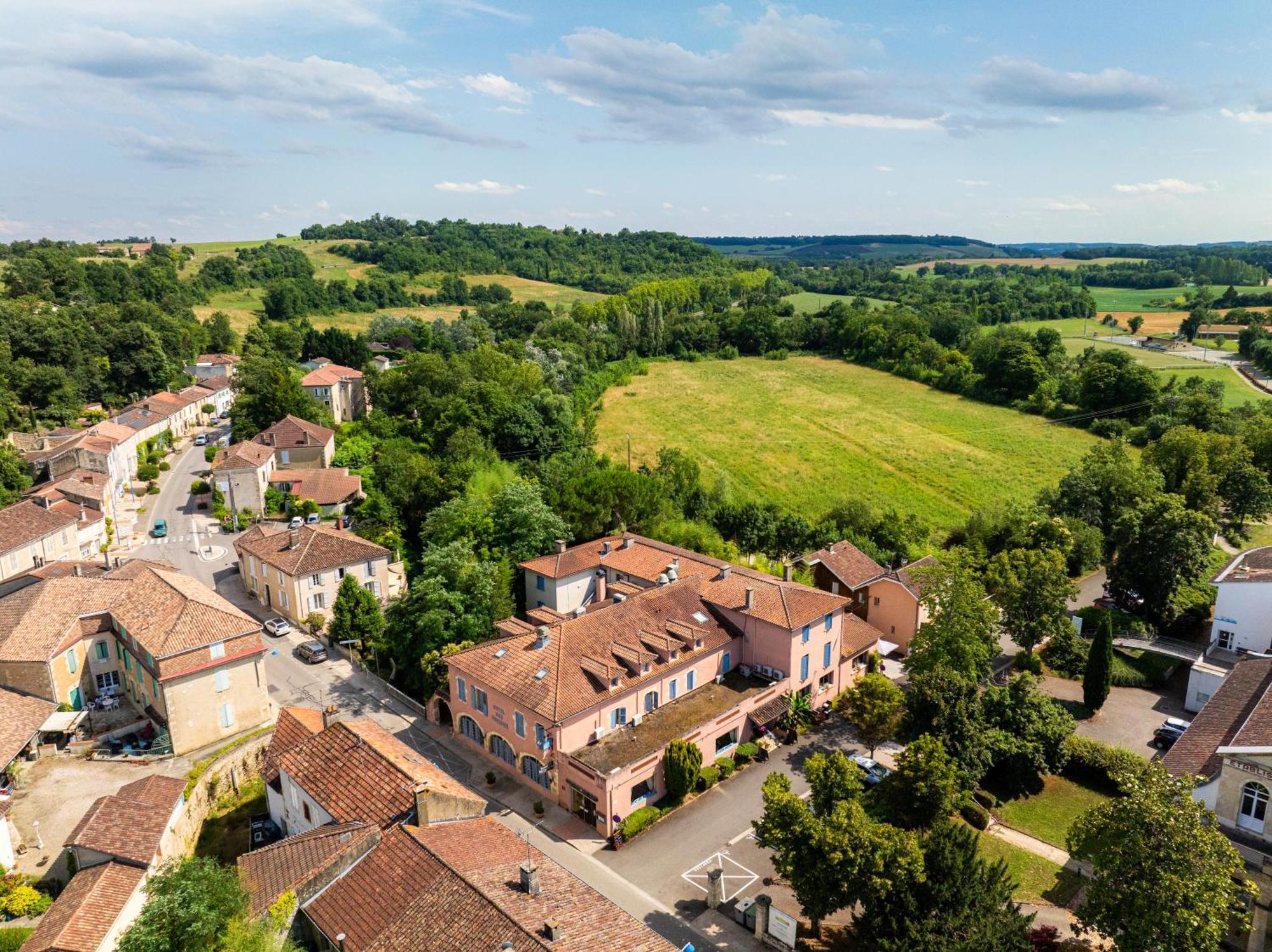 Hotel Restaurant Des Thermes Castéra-Verduzan Exteriér fotografie